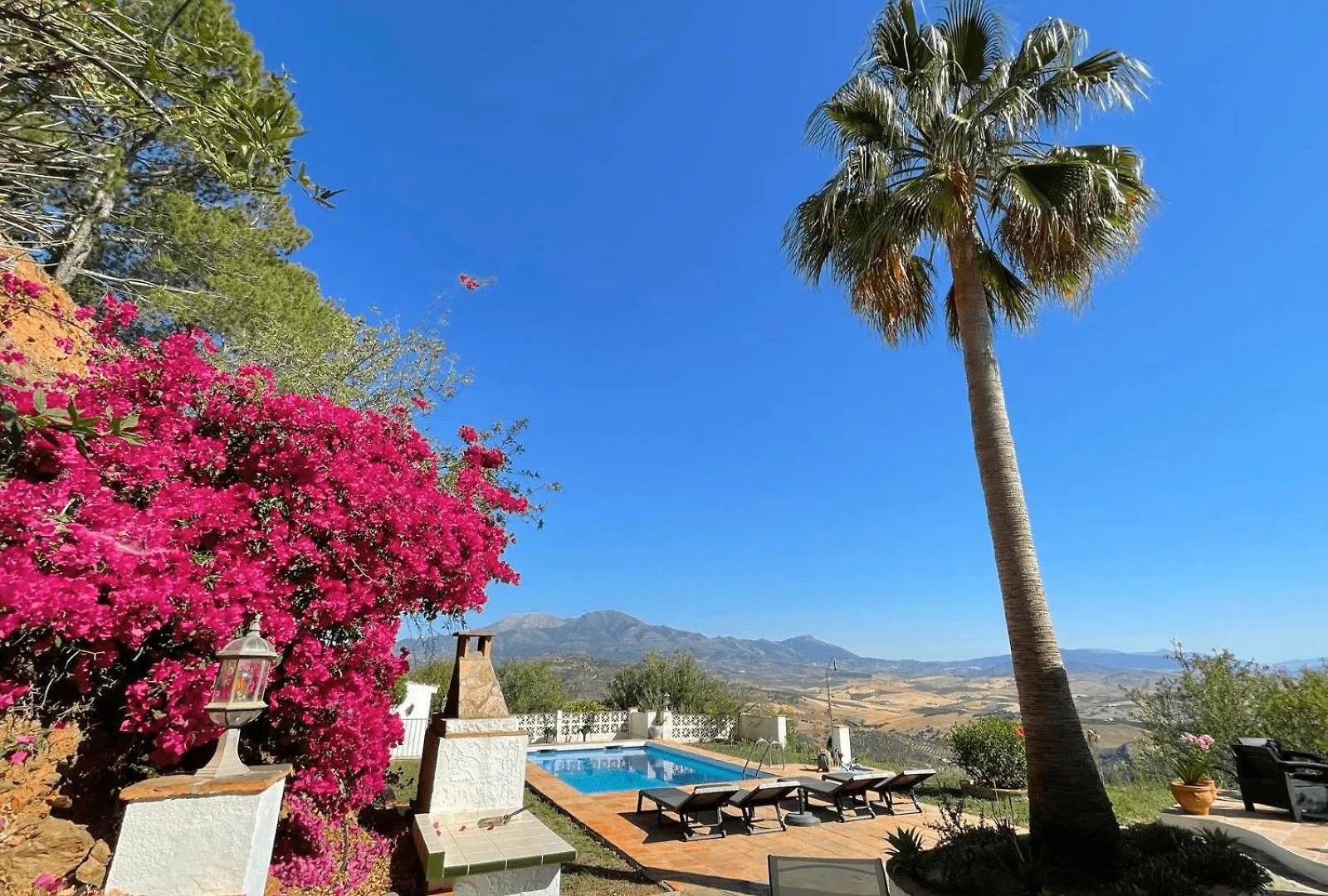 Casa Del Barco With Pool And Stunning Views location